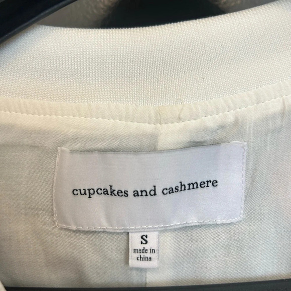 Cupcakes and Cashmere floral lined bomber deep V neck S excellent condition - Picture 5 of 8